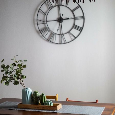 Serva La Bari Shared Apartment Sevilla Dış mekan fotoğraf