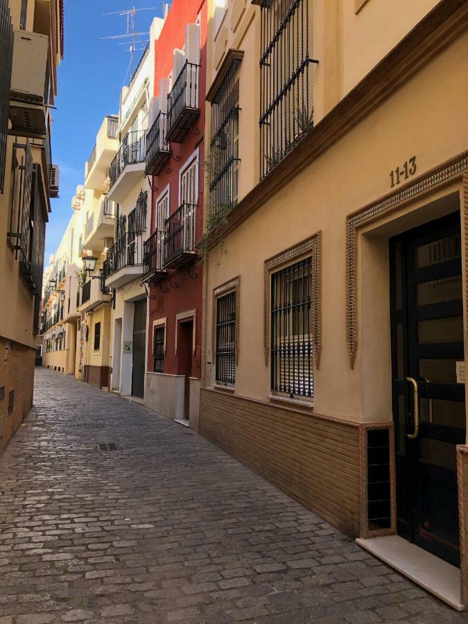 Serva La Bari Shared Apartment Sevilla Dış mekan fotoğraf