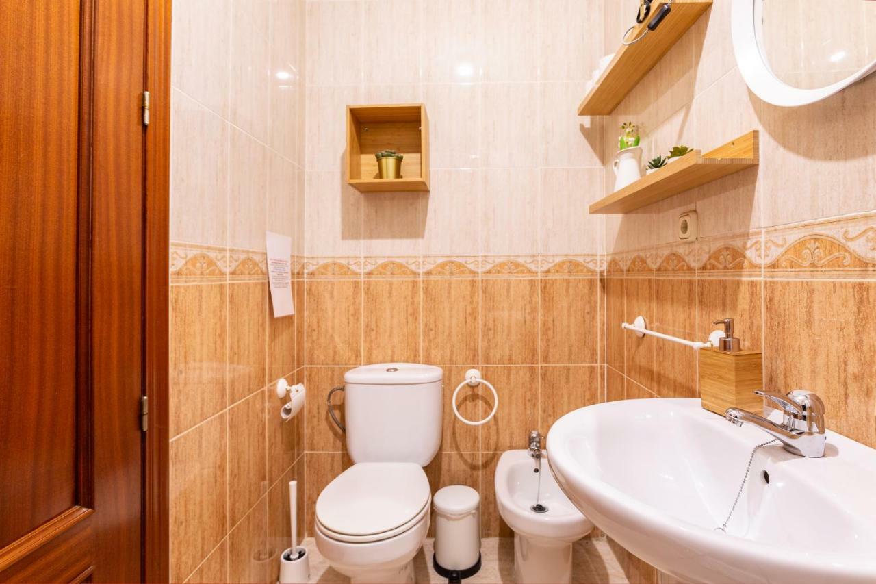 Serva La Bari Shared Apartment Sevilla Dış mekan fotoğraf