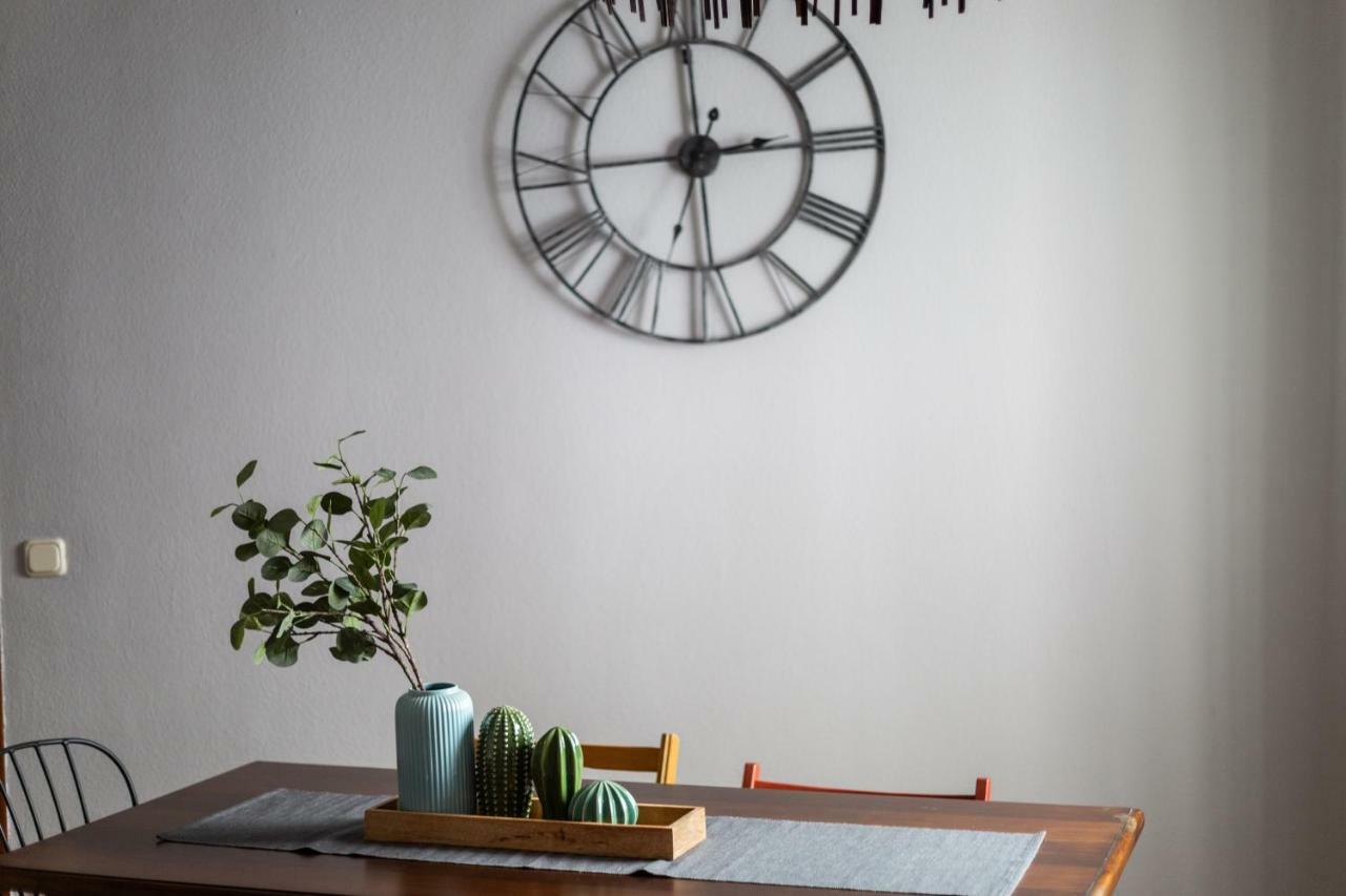 Serva La Bari Shared Apartment Sevilla Dış mekan fotoğraf