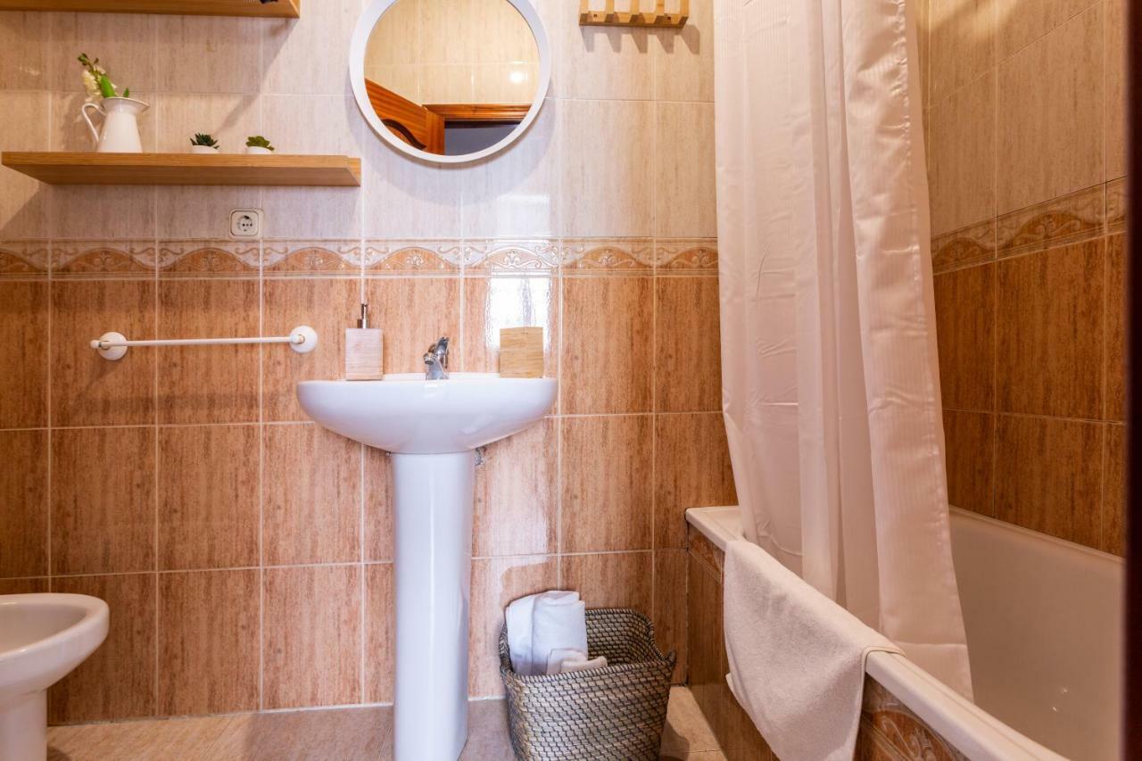 Serva La Bari Shared Apartment Sevilla Dış mekan fotoğraf