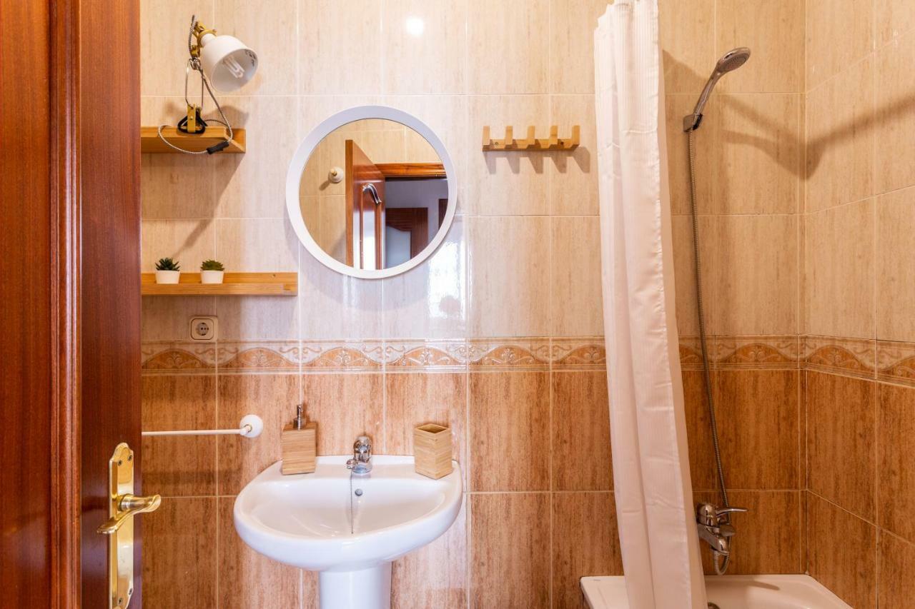 Serva La Bari Shared Apartment Sevilla Dış mekan fotoğraf