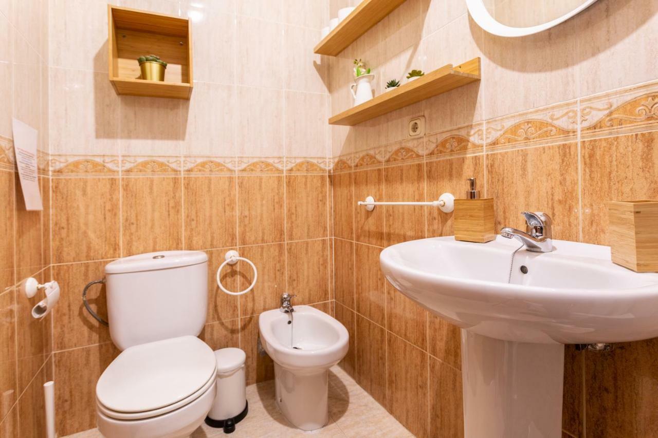 Serva La Bari Shared Apartment Sevilla Dış mekan fotoğraf