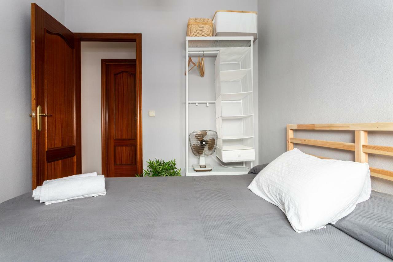 Serva La Bari Shared Apartment Sevilla Dış mekan fotoğraf