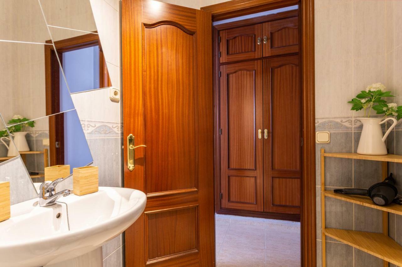 Serva La Bari Shared Apartment Sevilla Dış mekan fotoğraf