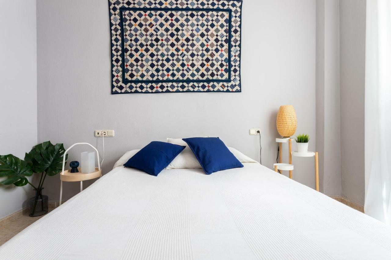 Serva La Bari Shared Apartment Sevilla Dış mekan fotoğraf