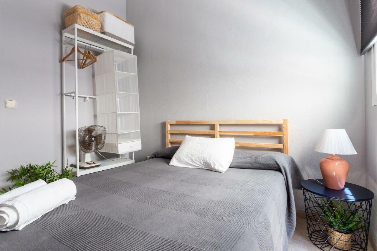 Serva La Bari Shared Apartment Sevilla Dış mekan fotoğraf