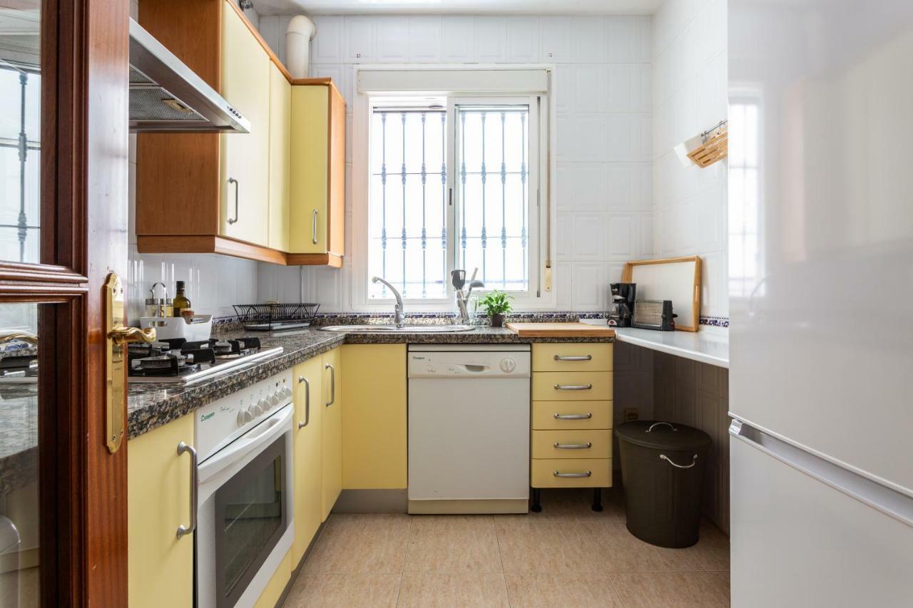 Serva La Bari Shared Apartment Sevilla Dış mekan fotoğraf