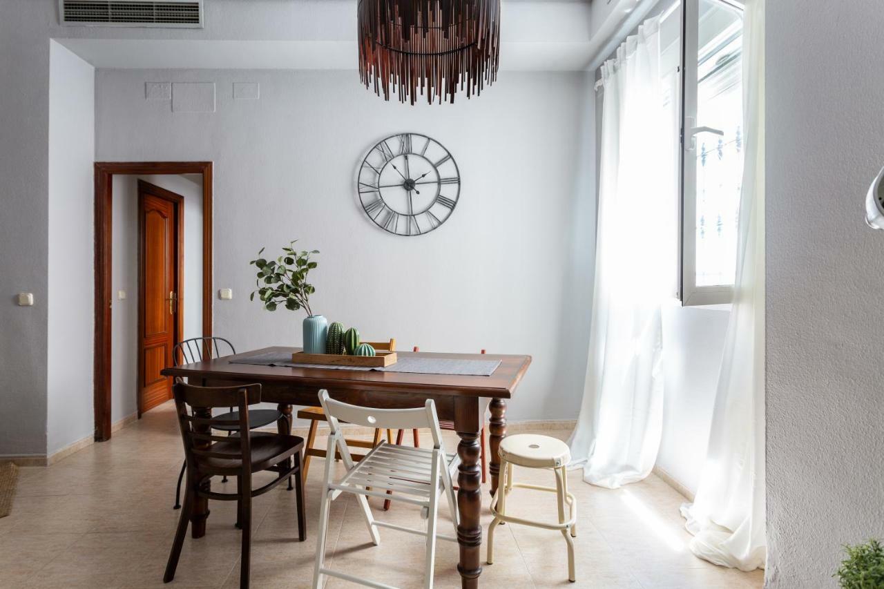 Serva La Bari Shared Apartment Sevilla Dış mekan fotoğraf